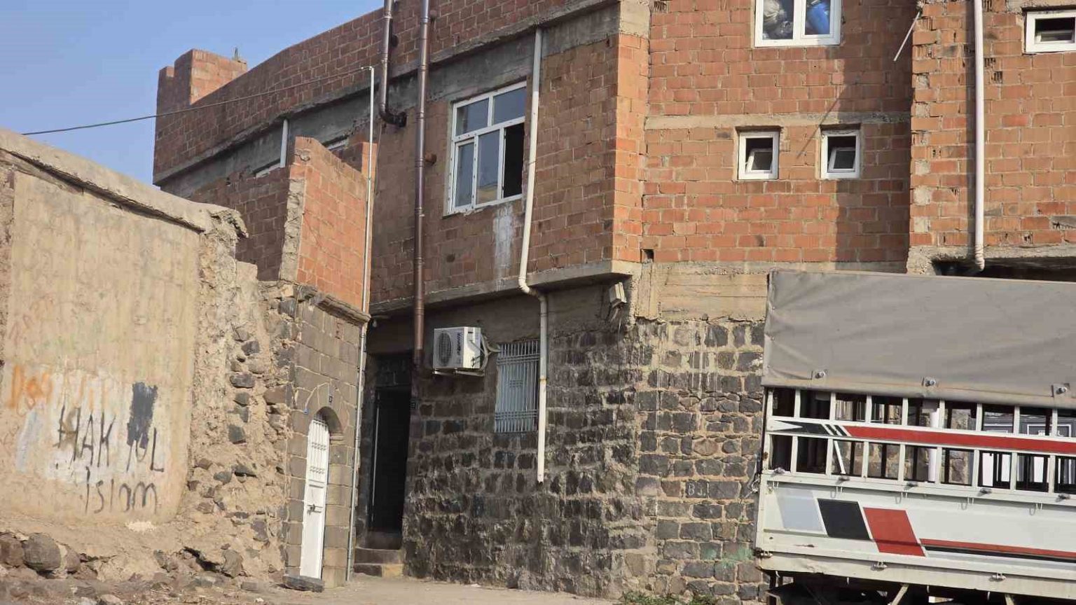 siverekte-evde-silahli-catisma-1-olu-8-gozalti