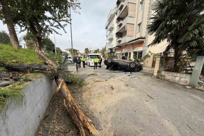 taklalar-atarak-hurdaya-donen-otomobilden-burnu-kanamadan-cikti