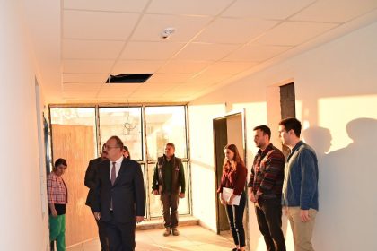 vali-canbolat-huzurevi-ve-rehabilitasyon-merkezi-insaatinda-incelemelerde-bulundu