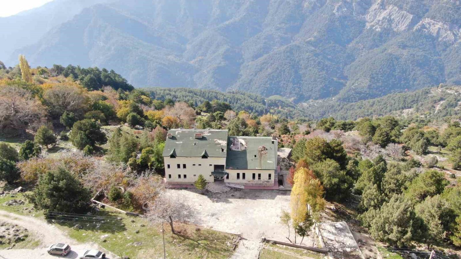 viraneye-donen-pasa-yaylasi-oteli-ayaga-kalkacagi-gunu-bekliyor