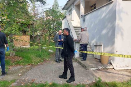 ziyarete-gelen-enistesi-evde-cansiz-bedenini-buldu
