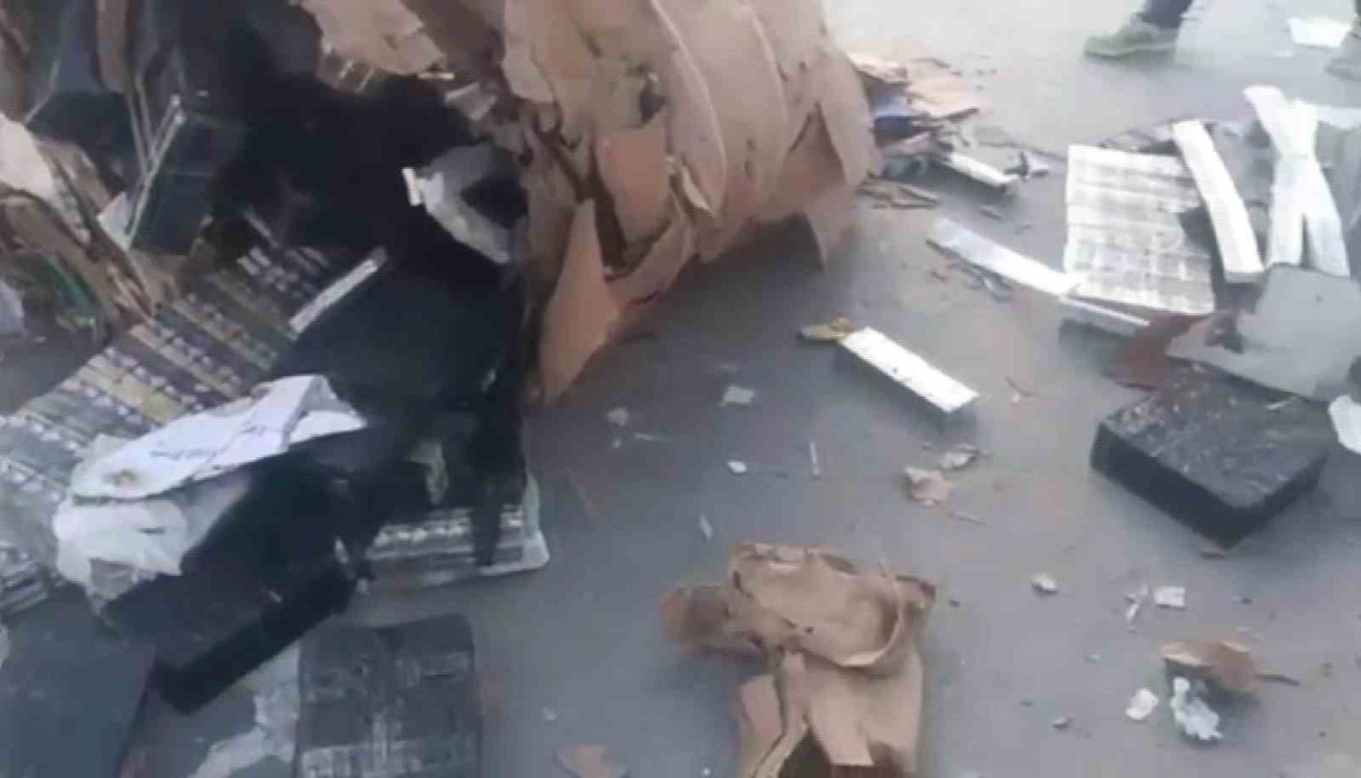 36-saatlik-teknik-takip-10-bin-paket-kacak-sigarayi-ele-verdi