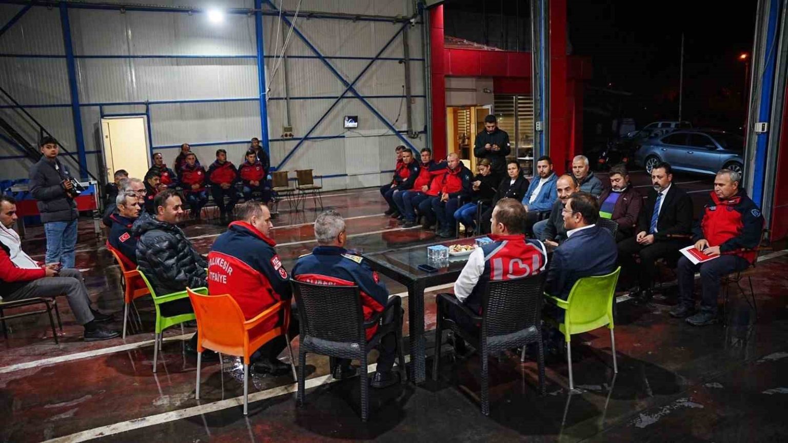 ahmet-akindan-sindirgiya-moral-ziyareti