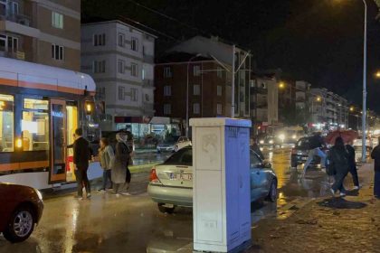 aniden-bastiran-yagmur-avrupa-kentini-felc-etti