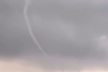 antalyada-denizde-ayni-anda-2-hortum-olustu