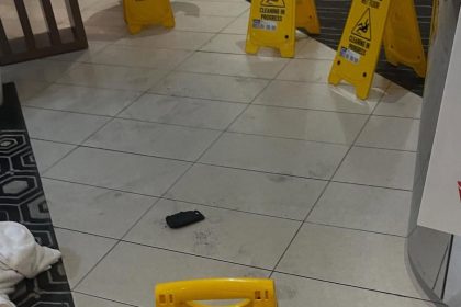 avusturalyada-havalimaninda-cebindeki-bataryasi-patlayan-yolcu-yaralandi