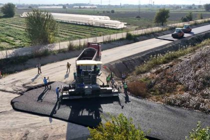 aydin-buyuksehir-belediyesi-17-ilcede-es-zamanli-yatirimlarini-surduruyor