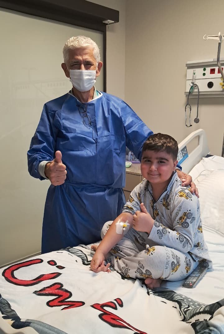 azerbaycanli-8-yasindaki-cocuk-kemik-iligi-nakliyle-turkiyede-hayata-tutundu