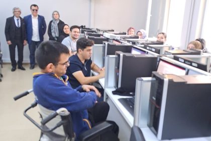 bafrada-engellilere-bilgisayar-isletmenligi-kursu-basladi