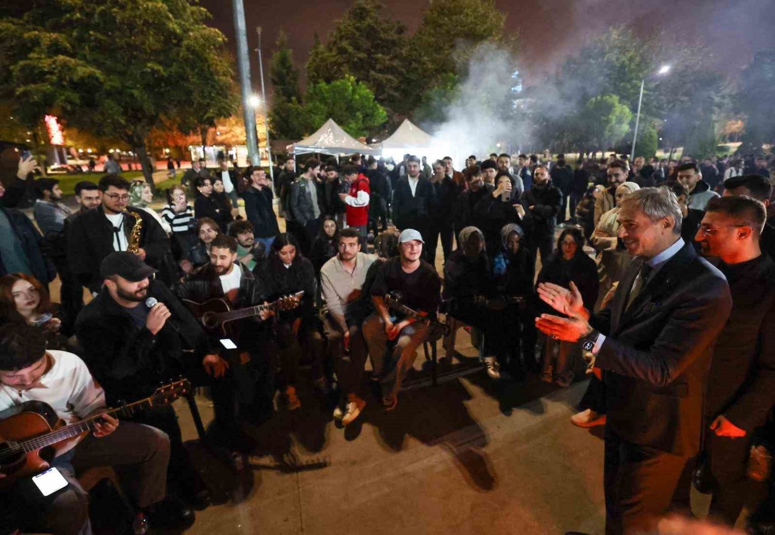 baskan-alemdar-ve-rektor-al-vize-haftasi-oncesi-ogrencilerle-bulustu