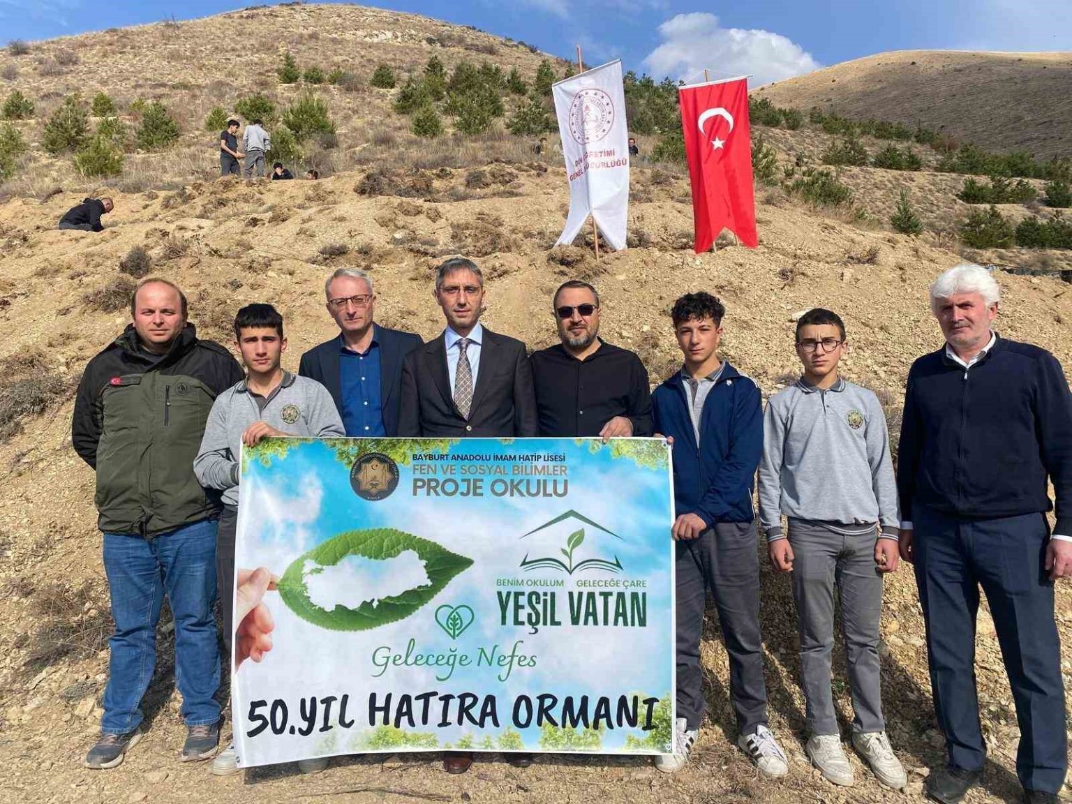 bayburt-anadolu-imam-hatip-lisesi-tarafindan-hatira-ormani-olusturuldu
