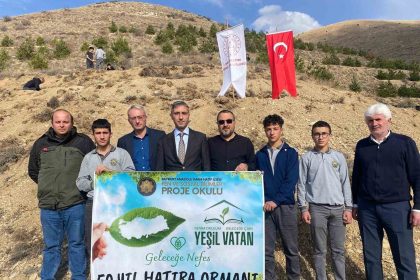 bayburt-anadolu-imam-hatip-lisesi-tarafindan-hatira-ormani-olusturuldu