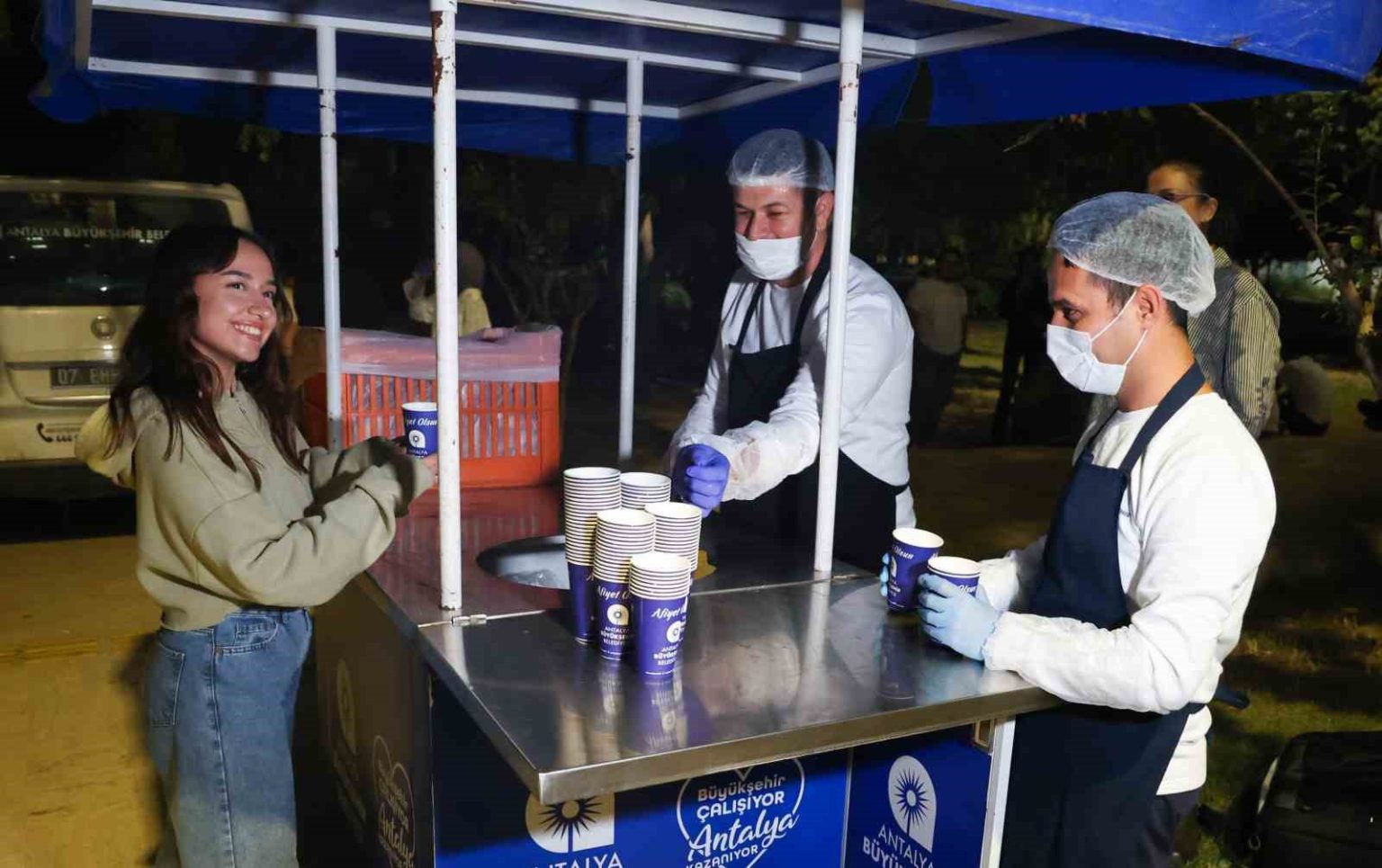 buyuksehirden-soguk-sinav-haftasinda-ogrencilere-sicak-corba-ikrami