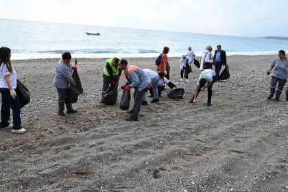 camyuva-sahilinde-temizlik