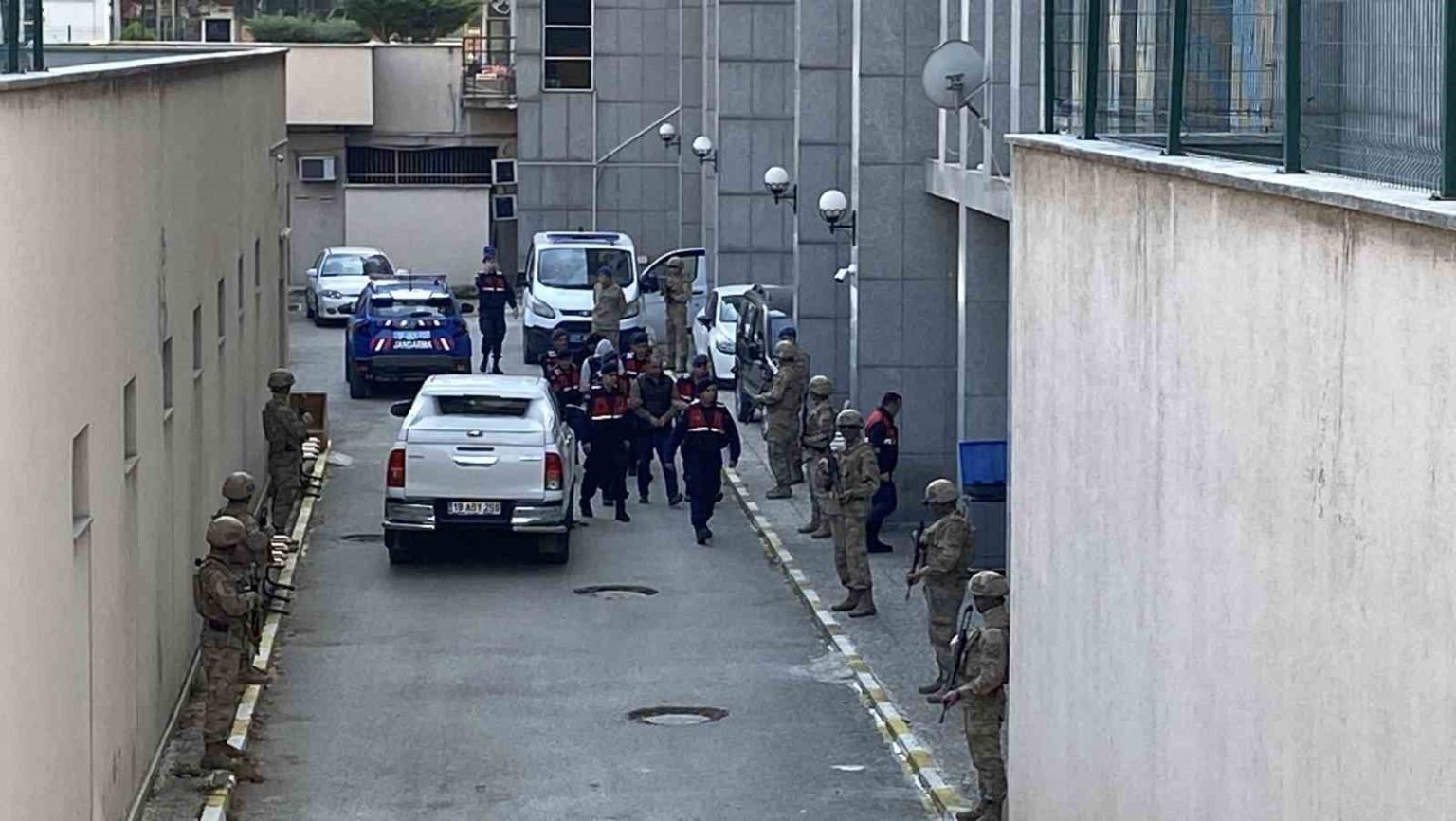 corumdaki-uyusturucu-operasyonunda-3-tutuklama