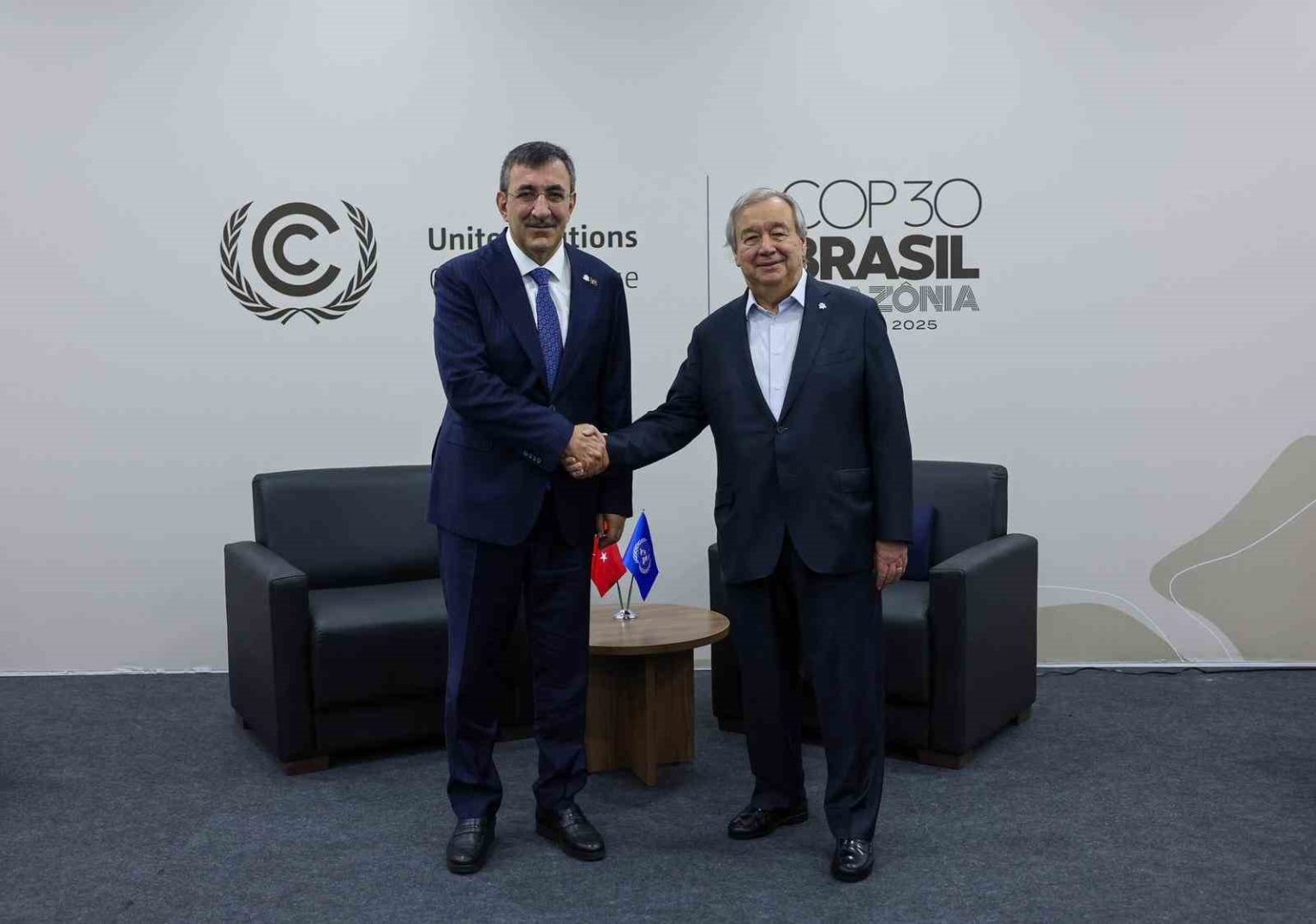 cumhurbaskani-yardimcisi-yilmaz-guterres-ile-gorustu