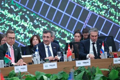 cumhurbaskani-yardimcisi-yilmaz-yenilenebilir-enerjinin-kurulu-guc-icindeki-payini-yuzde-60a-cikardik