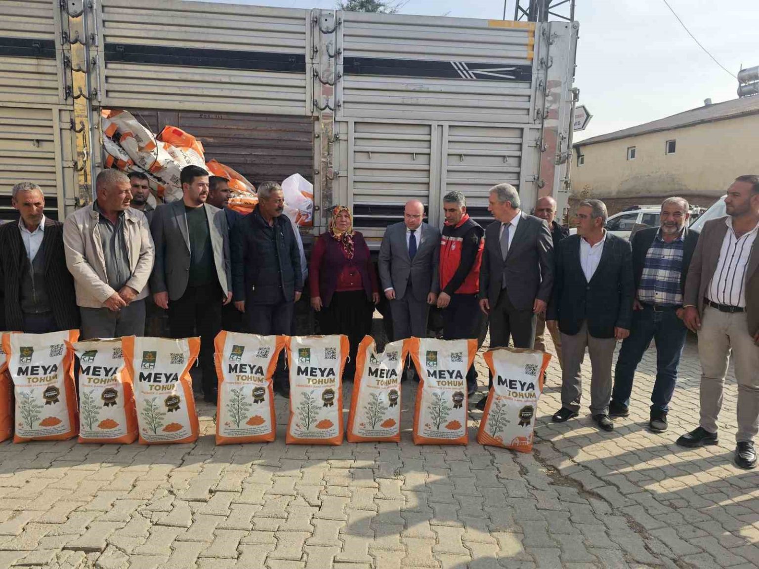 diyarbakirda-ciftcilere-55-ton-mercimek-tohumu-dagitildi