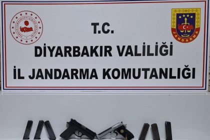 diyarbakirda-jasatin-calismalarinda-tabancalar-ve-muhimmatlari-ele-gecirildi