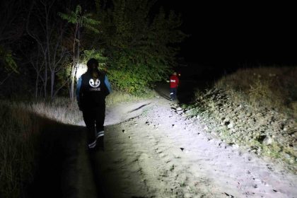 elazigda-kayip-otizmli-cocugu-arama-calismalari-72-saatte-de-gece-boyunca-suruyor