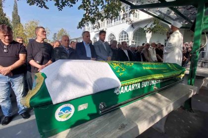 enistesi-cansiz-bedenini-bulmustu-son-yolculuguna-ugurlandi