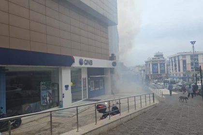 ereglide-avm-jeneratoru-korkuttu-cadde-duman-altinda-kaldi-vatandaslar-panikledi