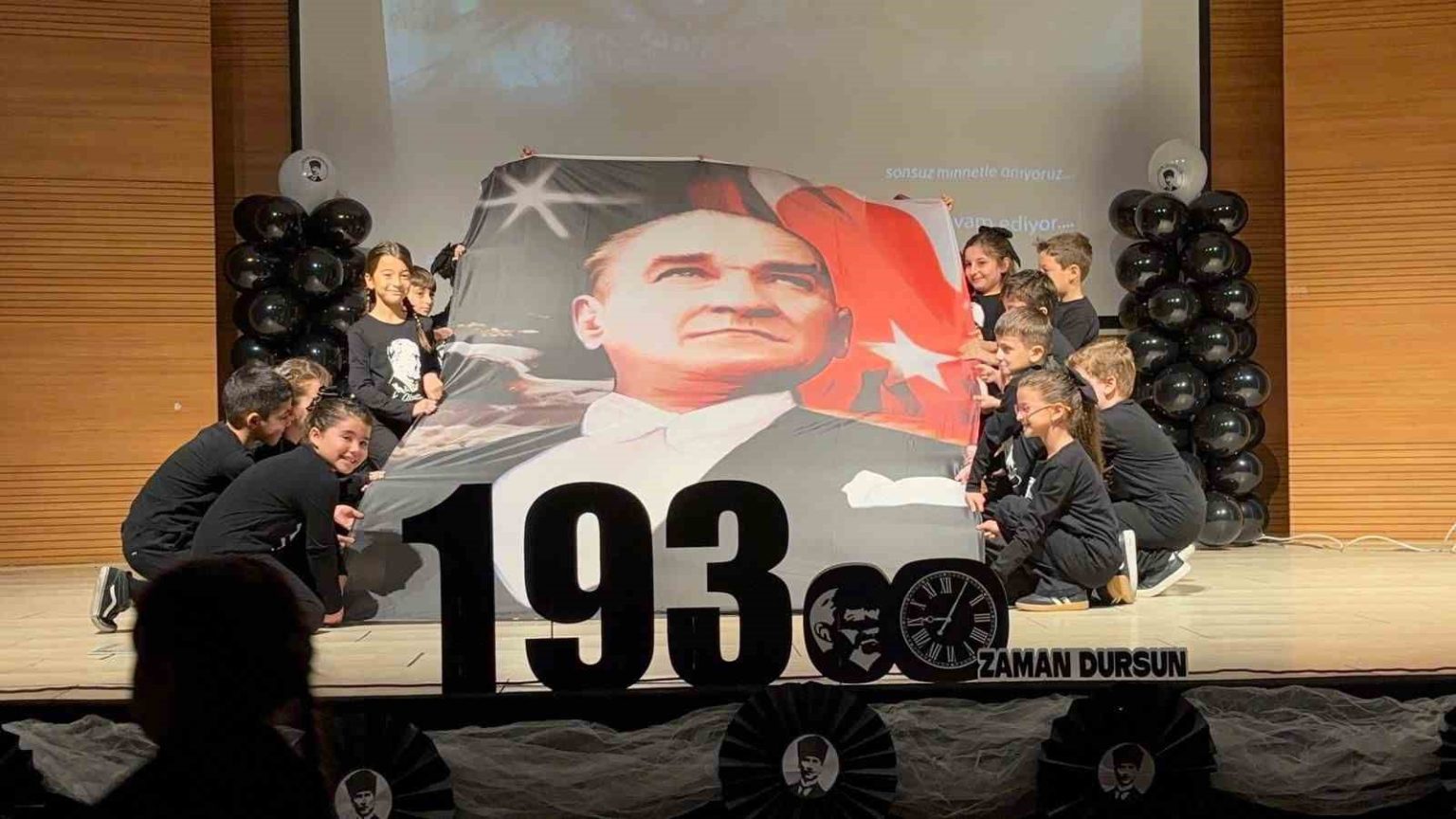 fener-ilkokulunda-duygu-dolu-10-kasim-anmasi