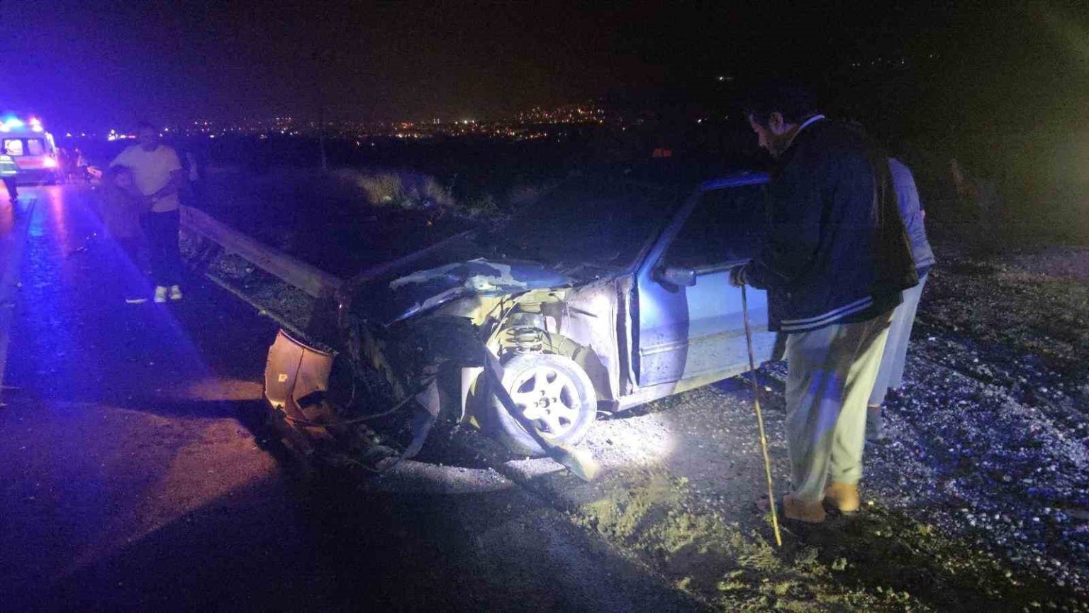 freni-bosalan-otomobil-yolcu-otobusuyle-carpisti