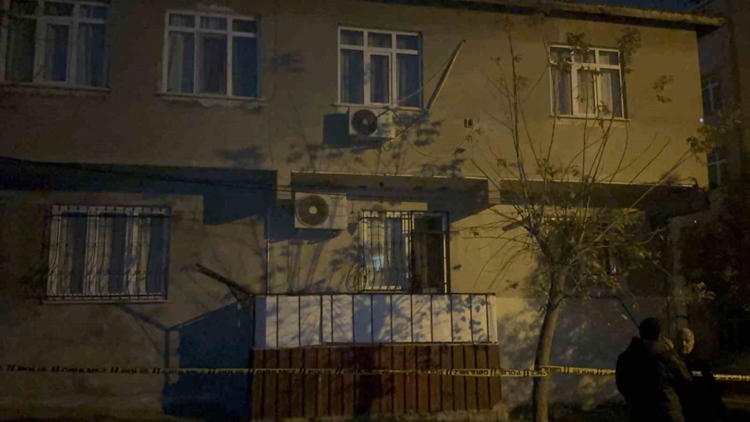 gebzede-catlak-ve-kayma-tespit-edilen-2-katli-bina-tahliye-edildi