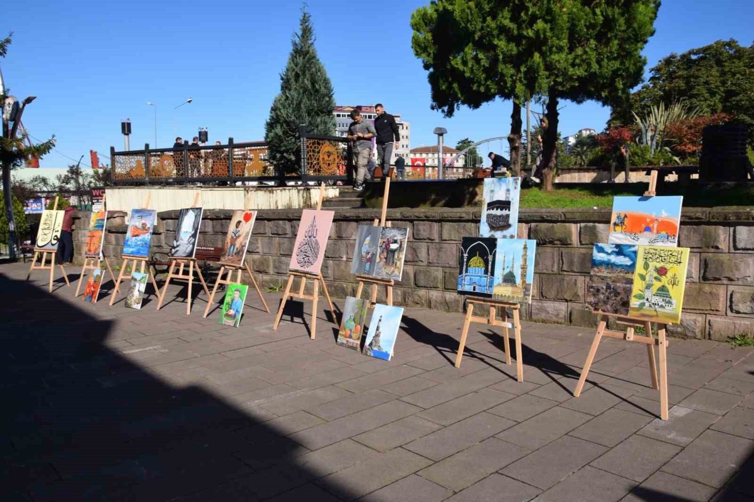 genc-eller-camide-renkler-sergisi-acildi