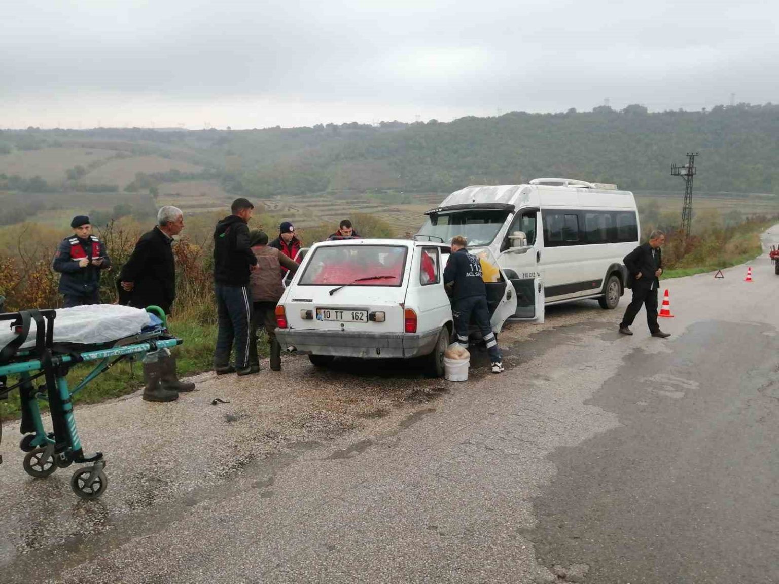 gonende-trafik-kazasinda-sikisan-surucu-itfaiye-ekiplerince-kurtarildi