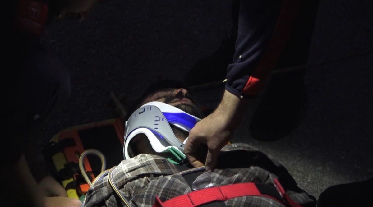 gumushanede-arkadasiyla-gezintiye-cikan-erkek-hemsire-kayaliklardan-dustu