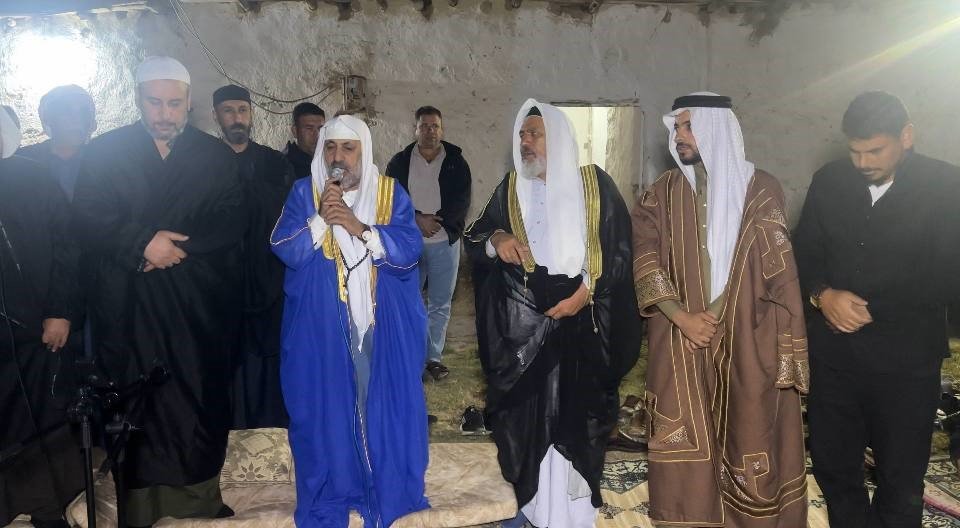 herkes-kendi-kendine-yanan-ev-iscin-seferber-oldu