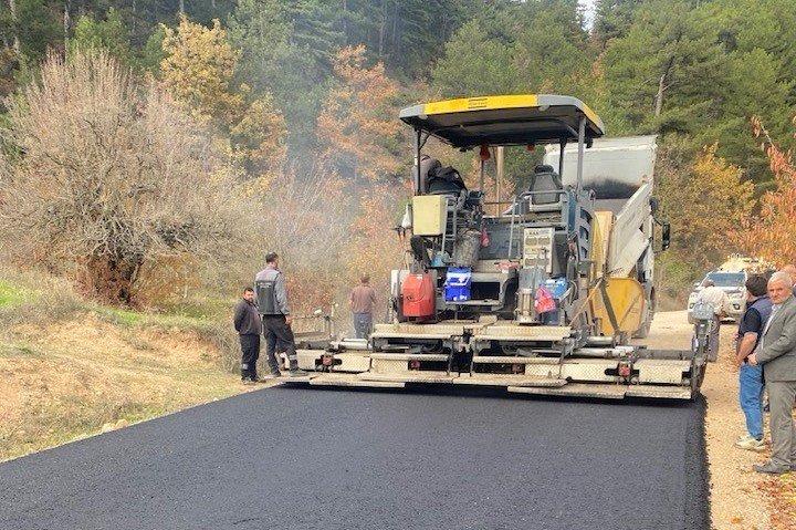 hisarcik-kaymakami-atam-koy-yollari-vatandaslarin-gunluk-yasaminda-buyuk-onem-tasimaktadir