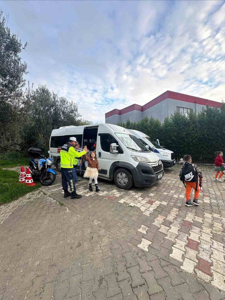 jandarmadan-okul-servislerine-siki-denetim