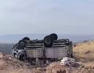 kamyonet-takla-atarak-ters-dondu-5-yarali