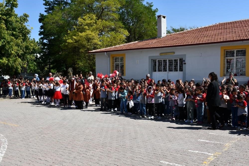 kayseride-315-bin-44-ogrenci-ara-tatile-girdi