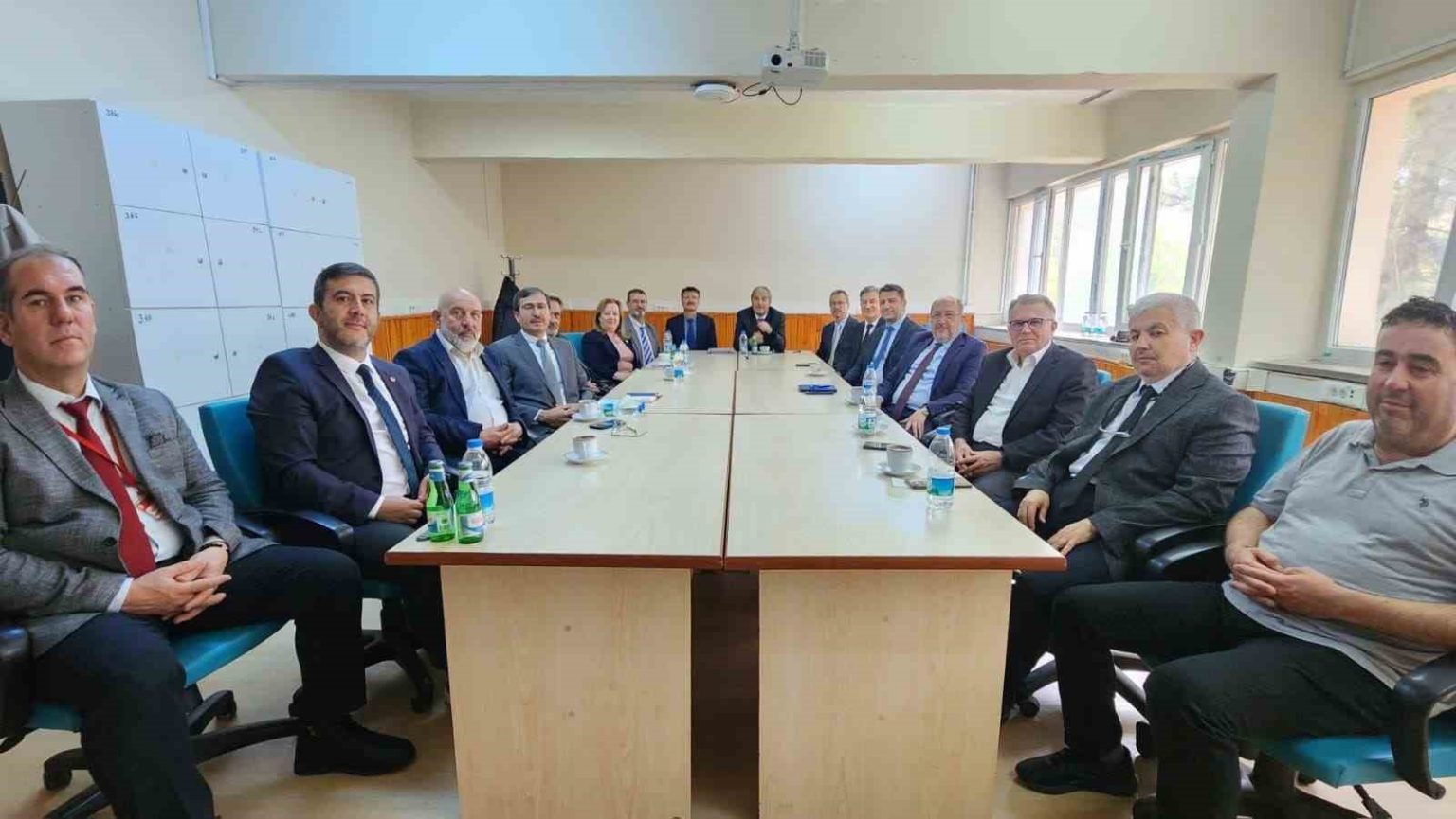 kutahyada-merkez-meslek-lisesi-mudurleriyle-istisare-toplantisi