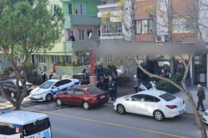 mentesede-alacak-verecek-kavgasi-kanli-bitti-1i-agir-2-yarali