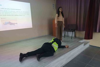 mudurnuda-servis-soforlerine-ilk-yardim-egitimi-verildi