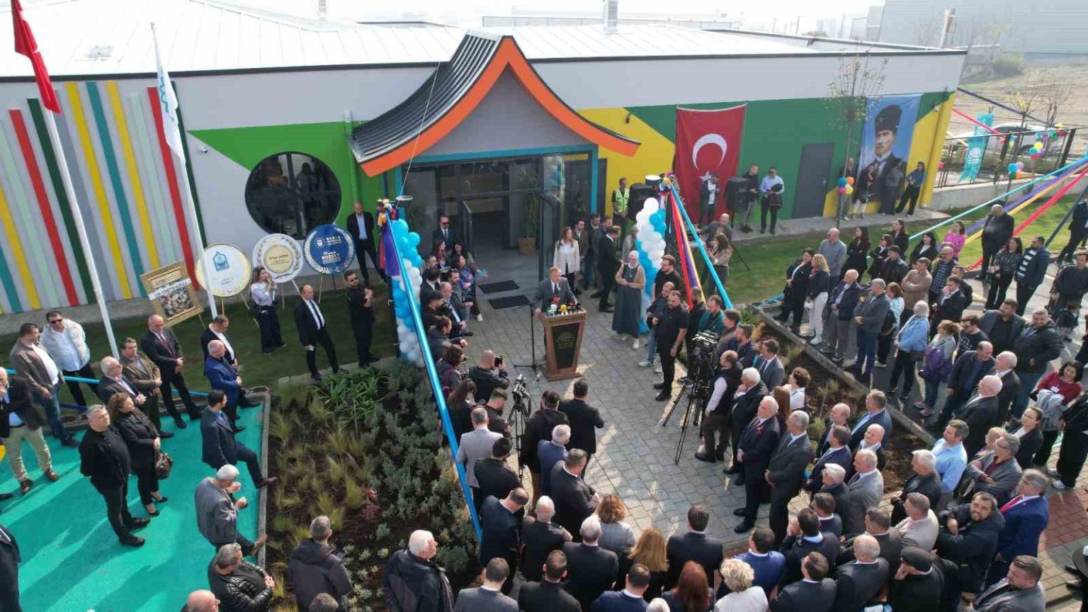 nilufer-belediyesinin-dorduncu-kres-ve-gunduz-bakimevi-acildi