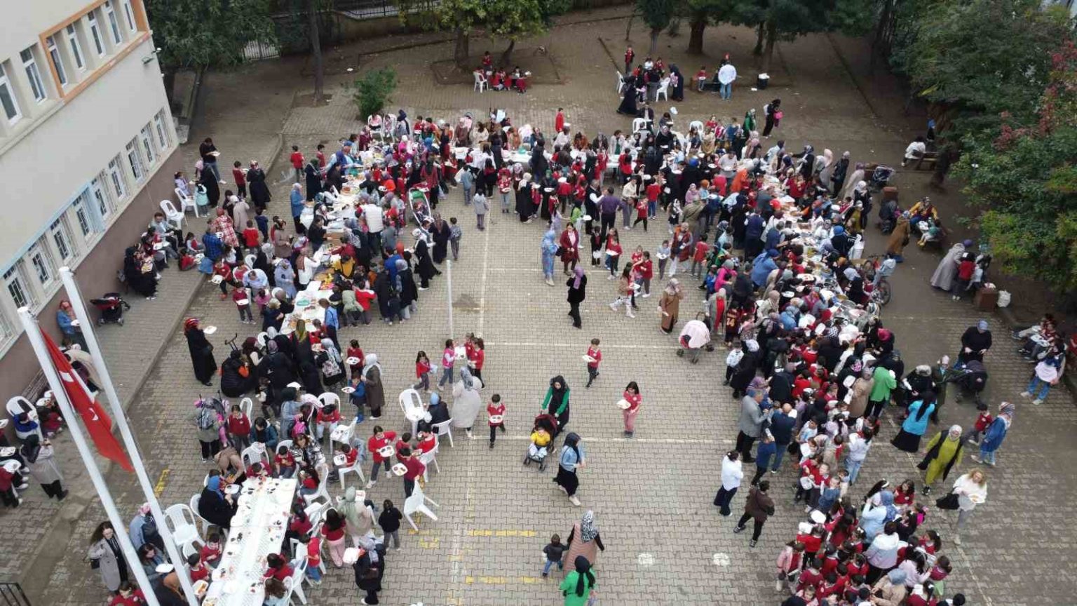 orduda-ilkokul-ogrencilerinden-gazzeye-yardim-eli