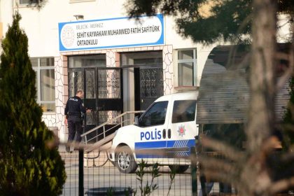 ortaokul-ogrencisine-okulda-elektrik-carpti