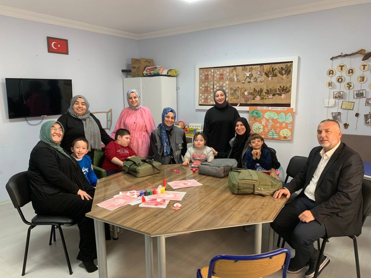 sakarya-buyuksehirden-pamukovada-ozel-ogrencilere-anlamli-ziyaret