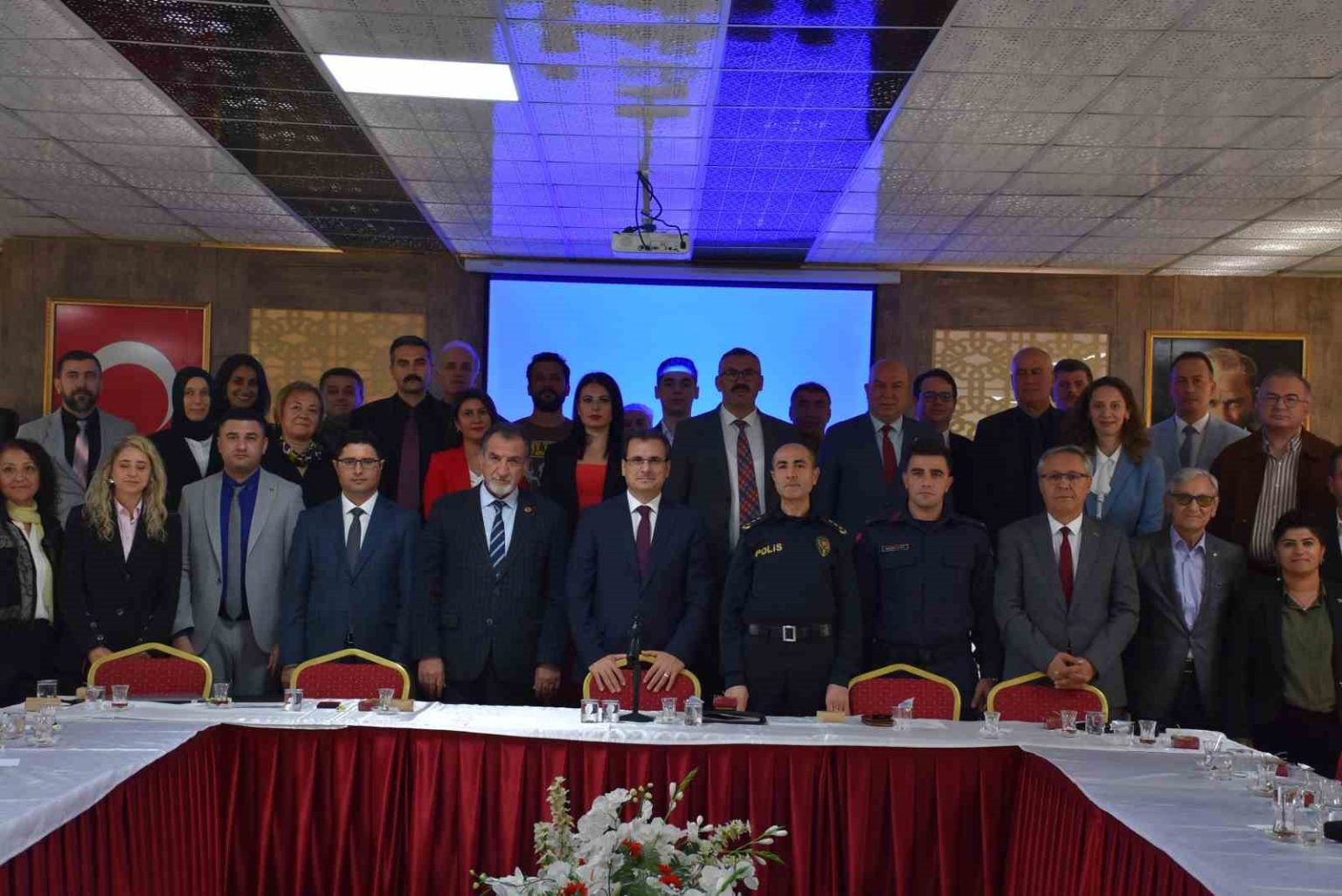 salihlide-turizmde-yeni-donem-paranin-dogdugu-kentte-stratejik-bulusma