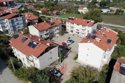 sindirgida-vatandaslar-depremi-anlatti