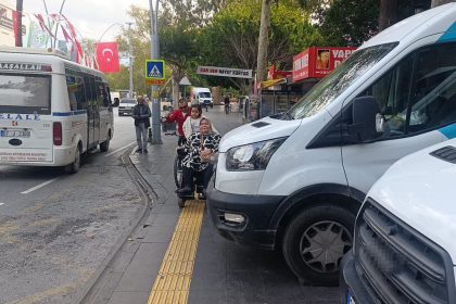 sube-onune-park-eden-ptt-araclari-engellilere-yol-vermedi-soylenenler-cileden-cikardi