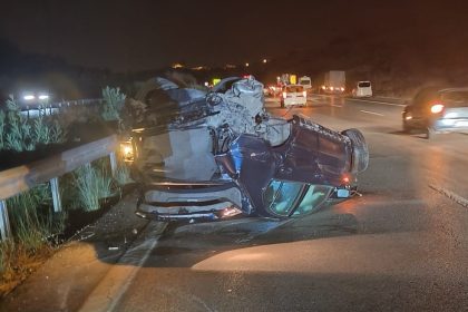 tag-otoyolunda-otomobil-bariyerlere-carpti-1-olu