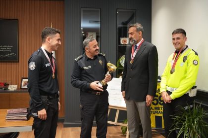 tekirdag-emniyet-mudurlugu-basketbol-takimi-turkiye-finalleri-yolcusu