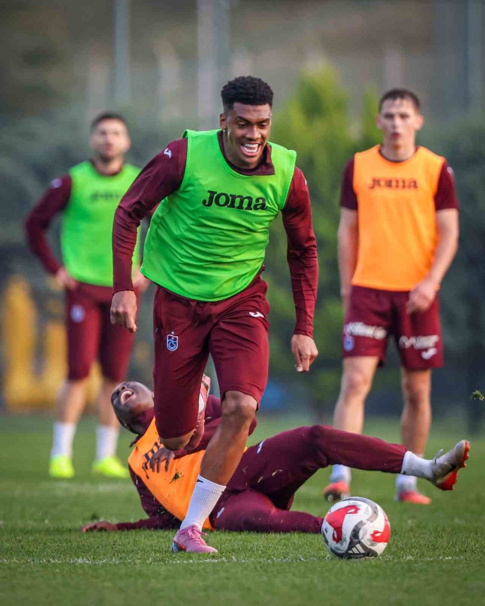 trabzonsporun-konugu-corendon-alanyaspor